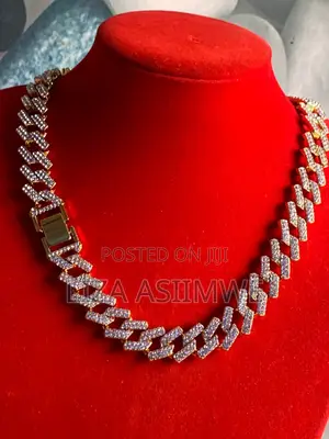 Fashion Gold Iced Out Cuban Chain