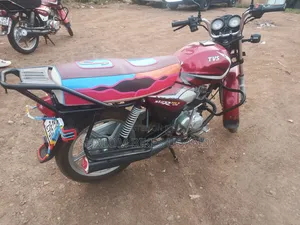 TVS HLX 125 2023 Red
