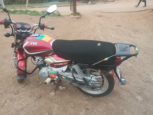 TVS HLX 125 2022 Red