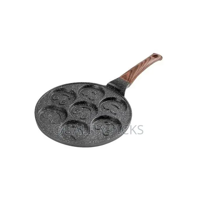 Non Stick Round Smiling Face Baking Pan- Black