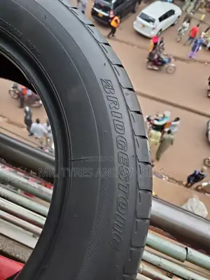 215/60 R16 Bridgestone Japan