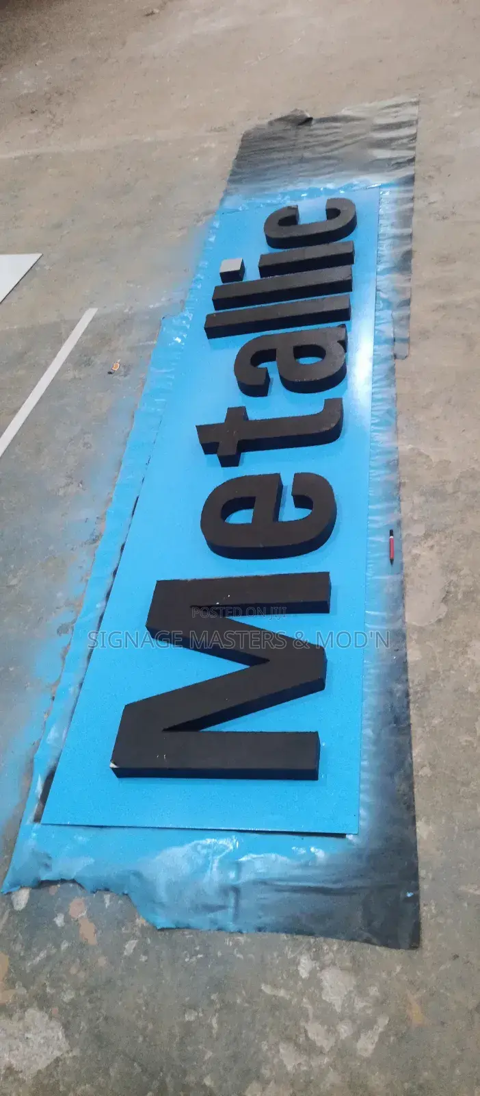 Non Lit Full Alucobond 3d