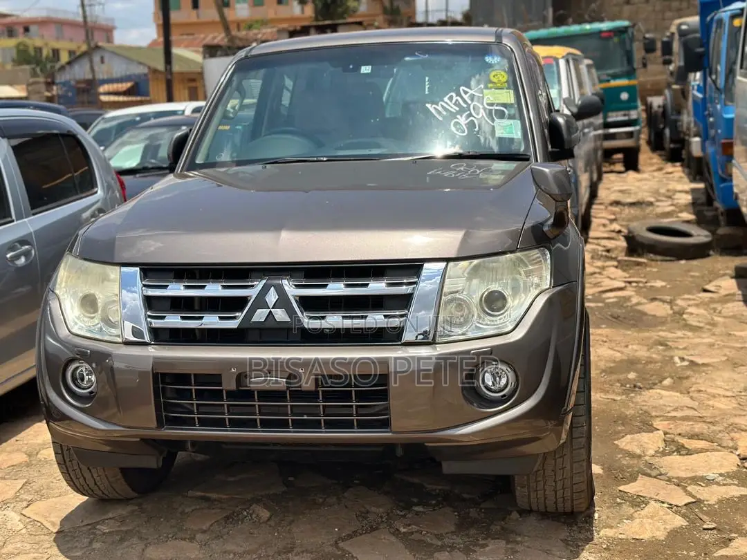 Mitsubishi Pajero 3.2 Di-Dc GLS 2011 Gray