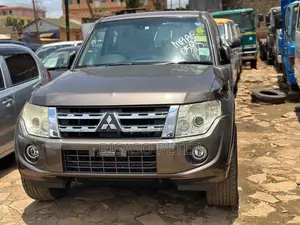Mitsubishi Pajero 3.2 Di-Dc GLS 2011 Gray
