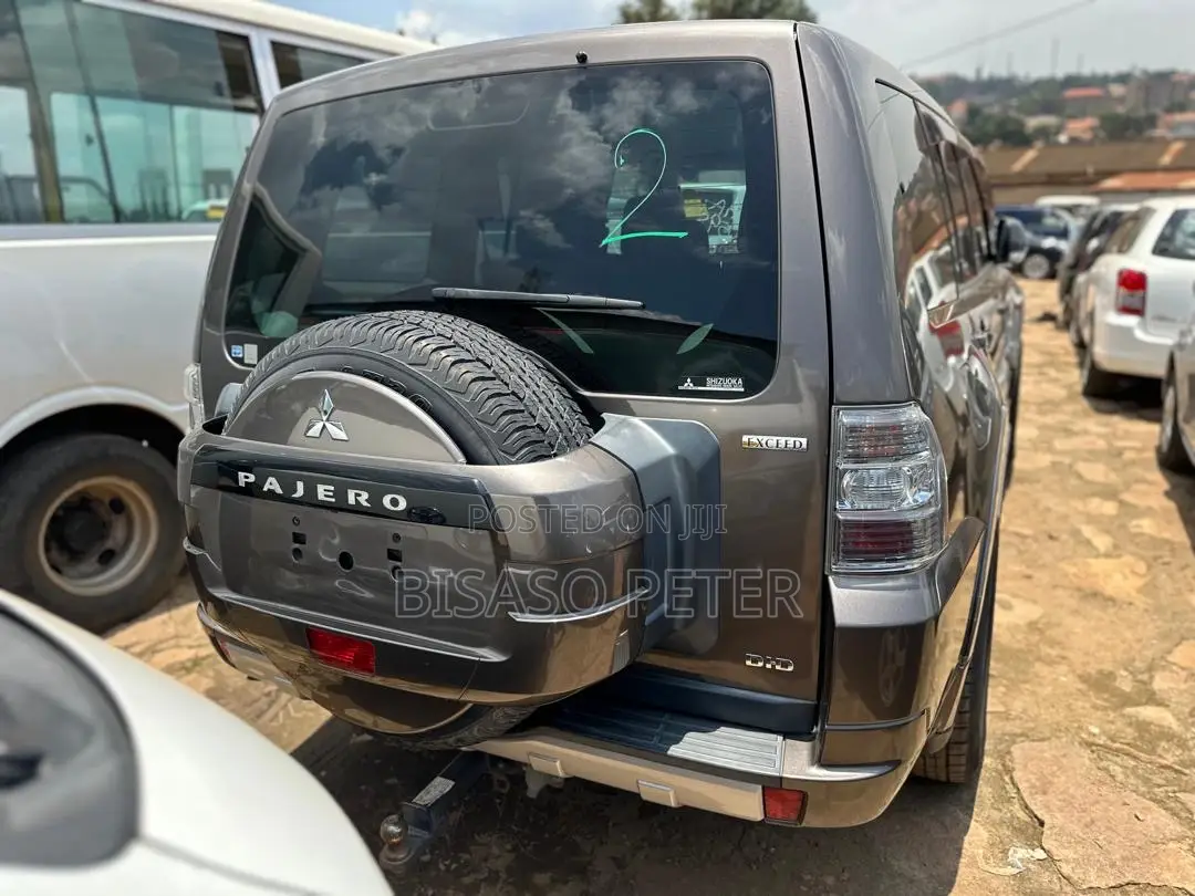 Mitsubishi Pajero 3.2 Di-Dc GLS 2011 Gray