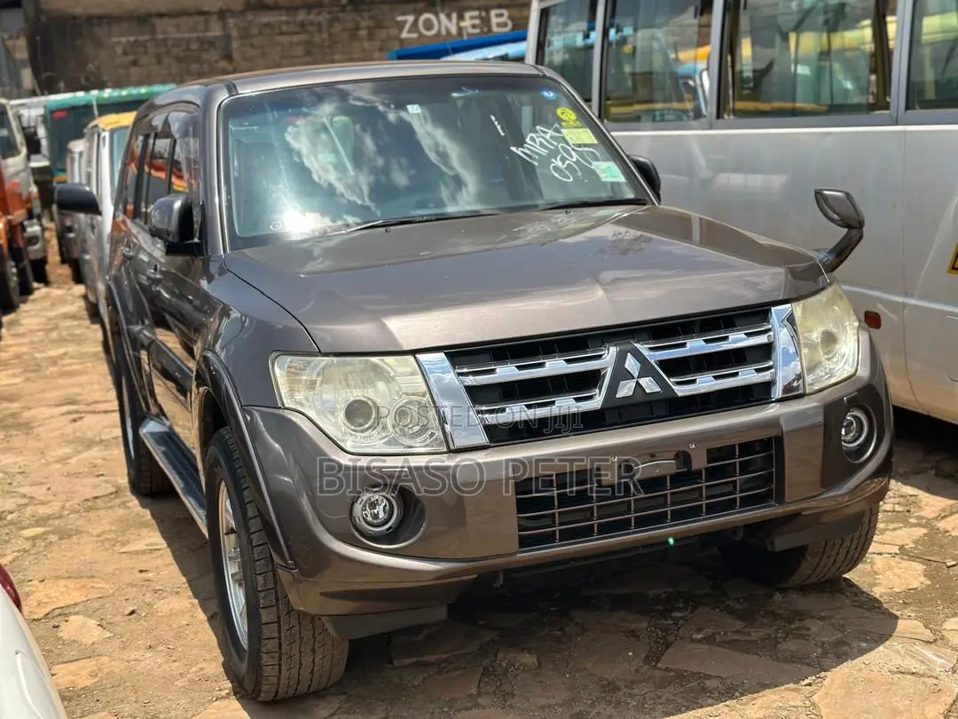 Mitsubishi Pajero 3.2 Di-Dc GLS 2011 Gray