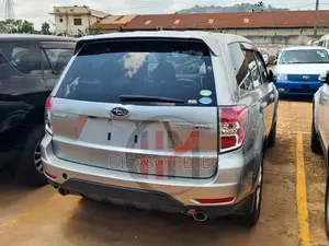 Subaru Forester 2011 Gray