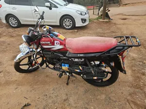 Hero Hunter 125 2022 Red