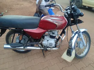 Bajaj Boxer 100 2023 Red