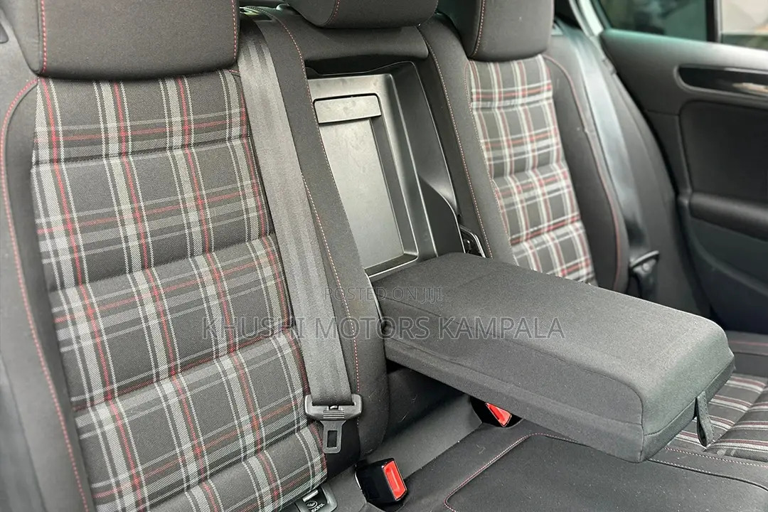 Volkswagen Golf 2011 White