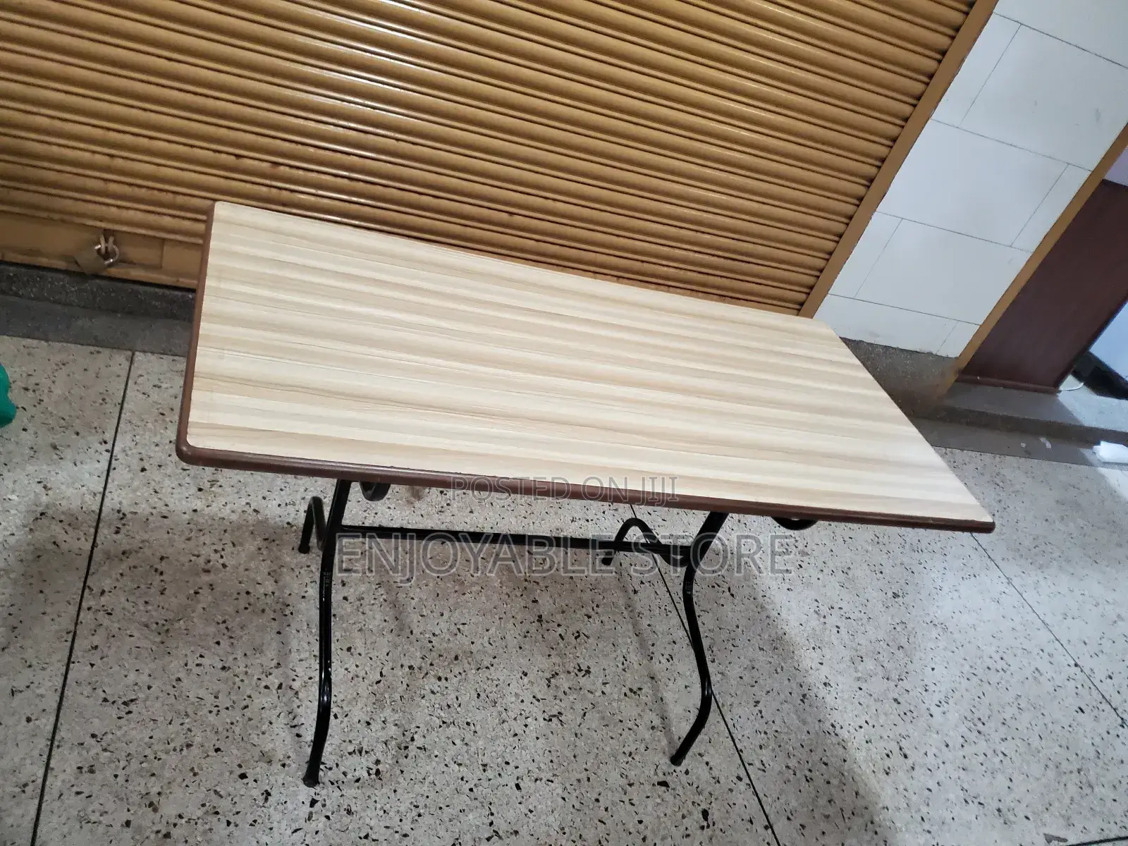 Restaurant Table Restaurant Table(Wooden)