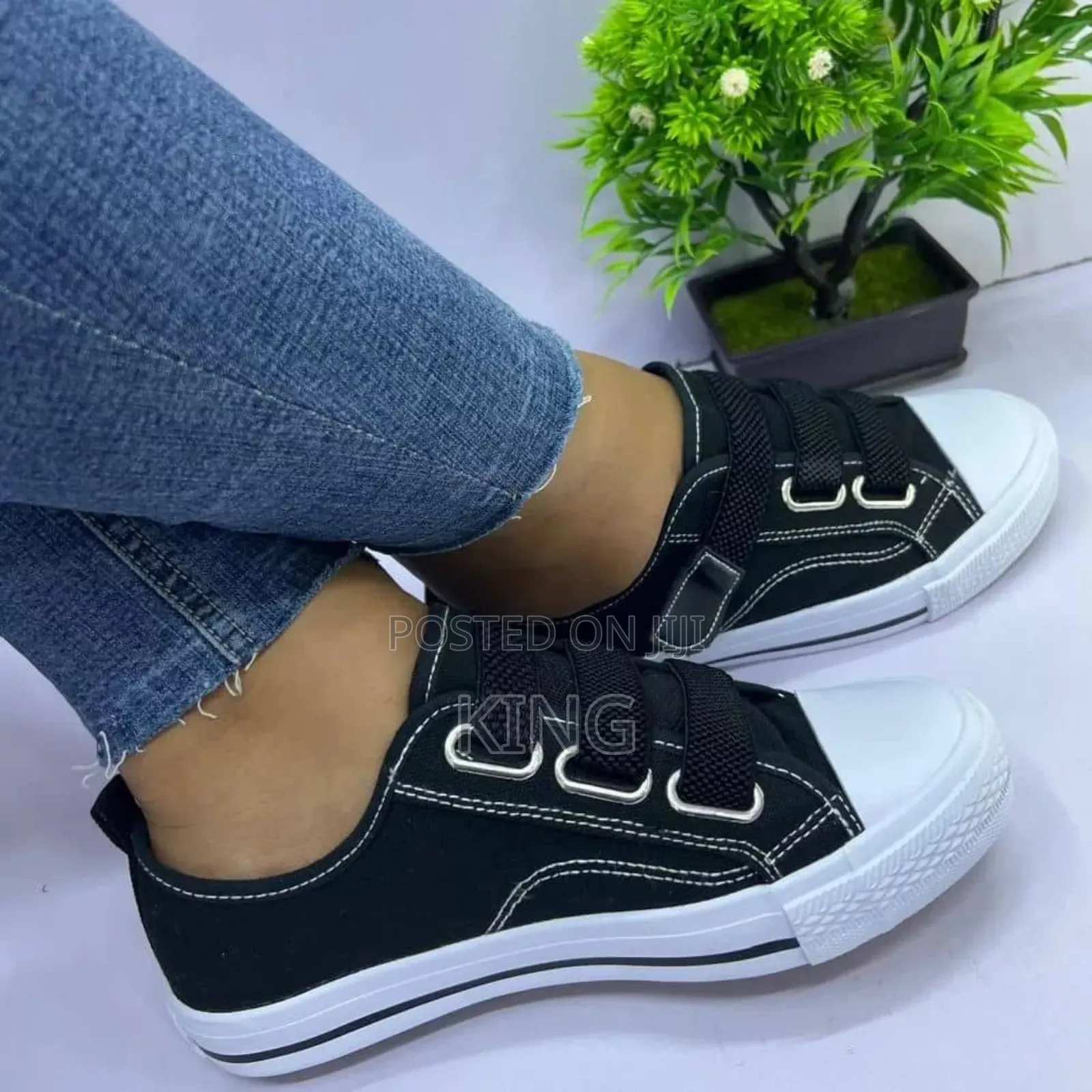 Grand Women Sneakers