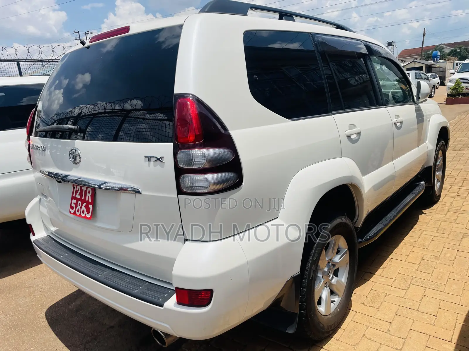 Toyota Land Cruiser Prado 2009 White
