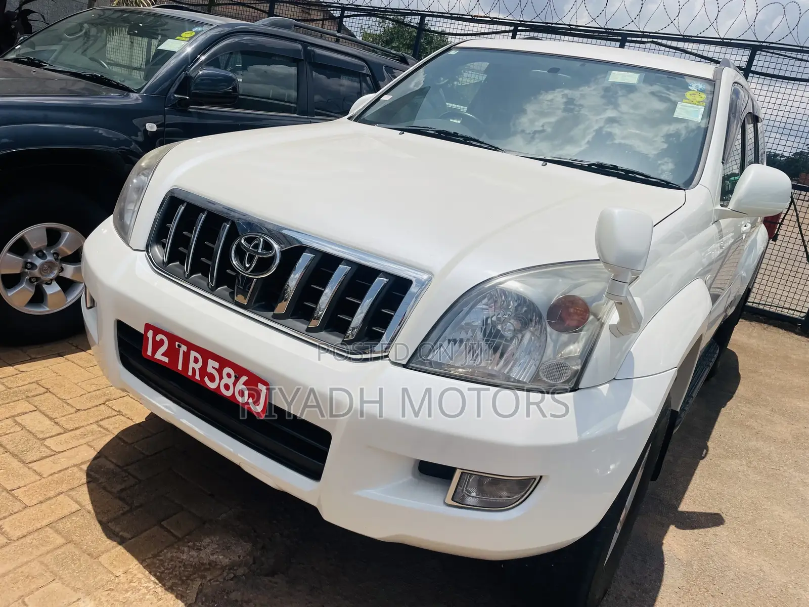 Toyota Land Cruiser Prado 2009 White