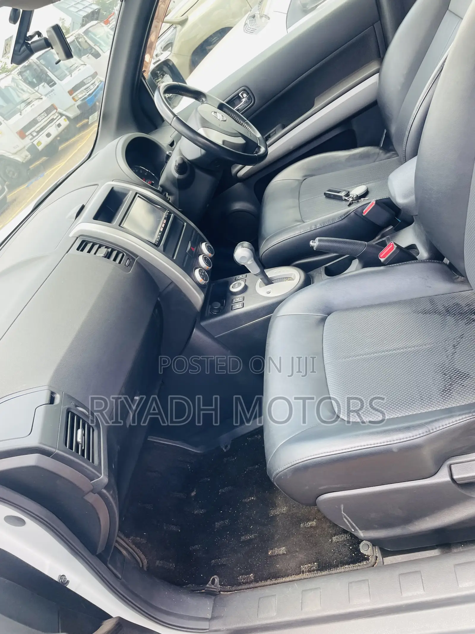 Nissan X-Trail 2.0 Petrol XE 2011 White
