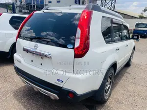 Nissan X-Trail 2.0 Petrol XE 2011 White
