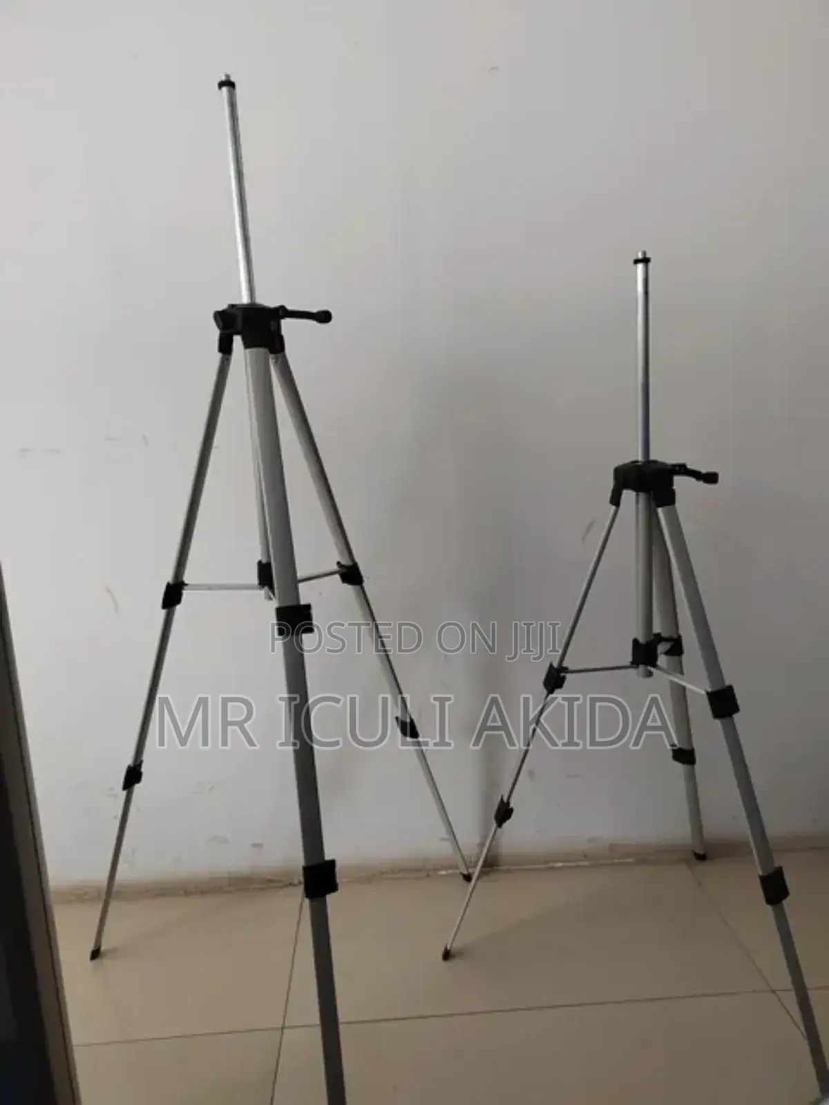 Camer/Phone Height Adjustd Tripod Stand WTH Laser Indicator