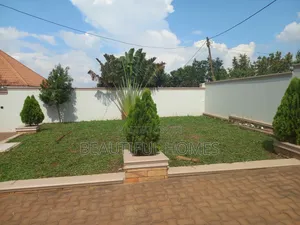 Furnished 4bdrm Villa in Kira for sale