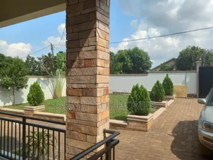 Furnished 4bdrm Villa in Kira for sale