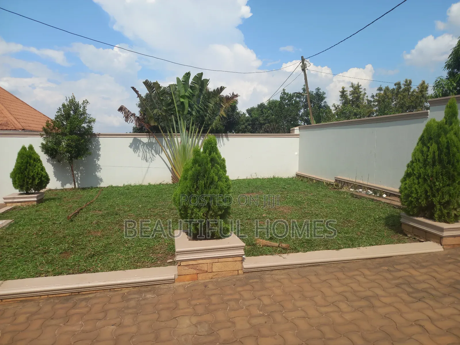 Furnished 4bdrm House in Kira for sale