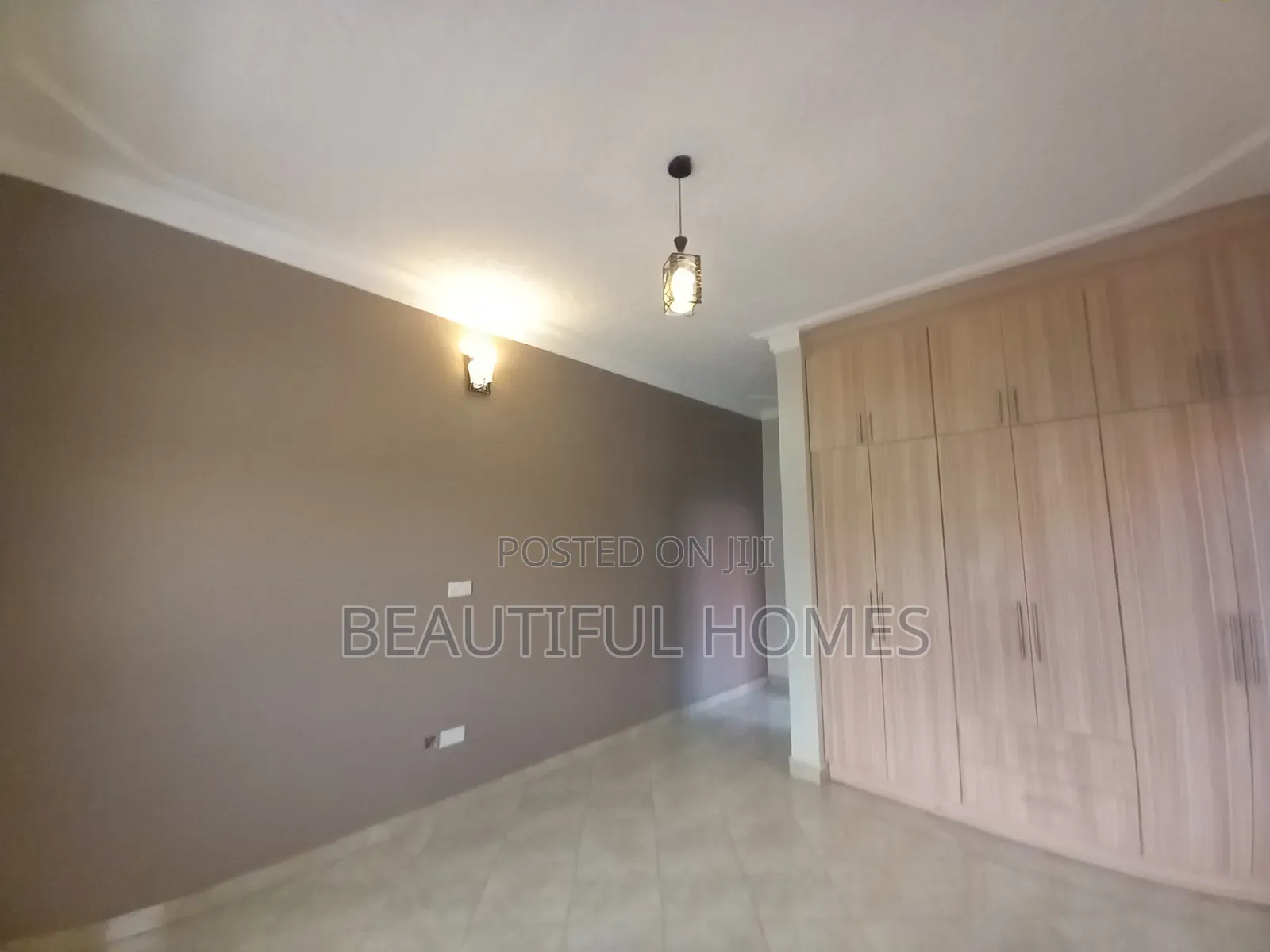 Furnished 4bdrm Bungalow in Kira for sale