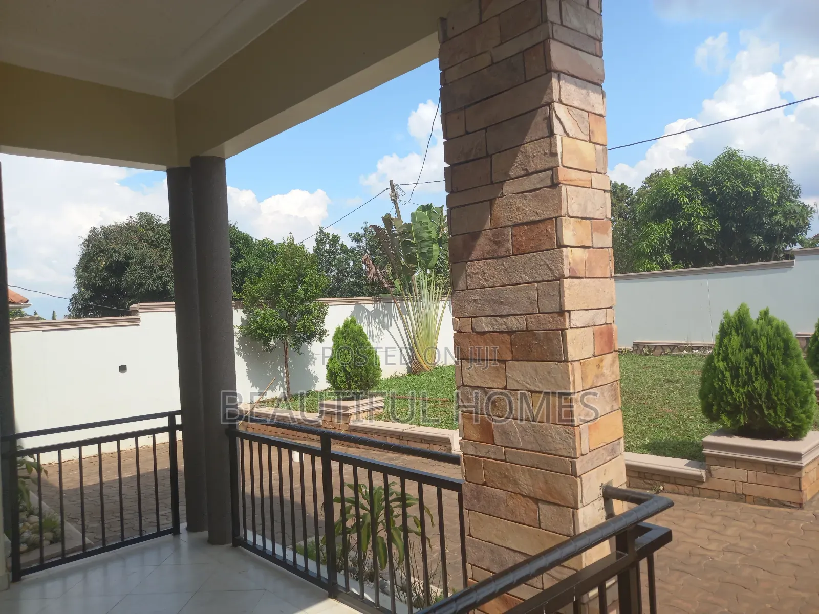 Furnished 4bdrm House in Kira for sale