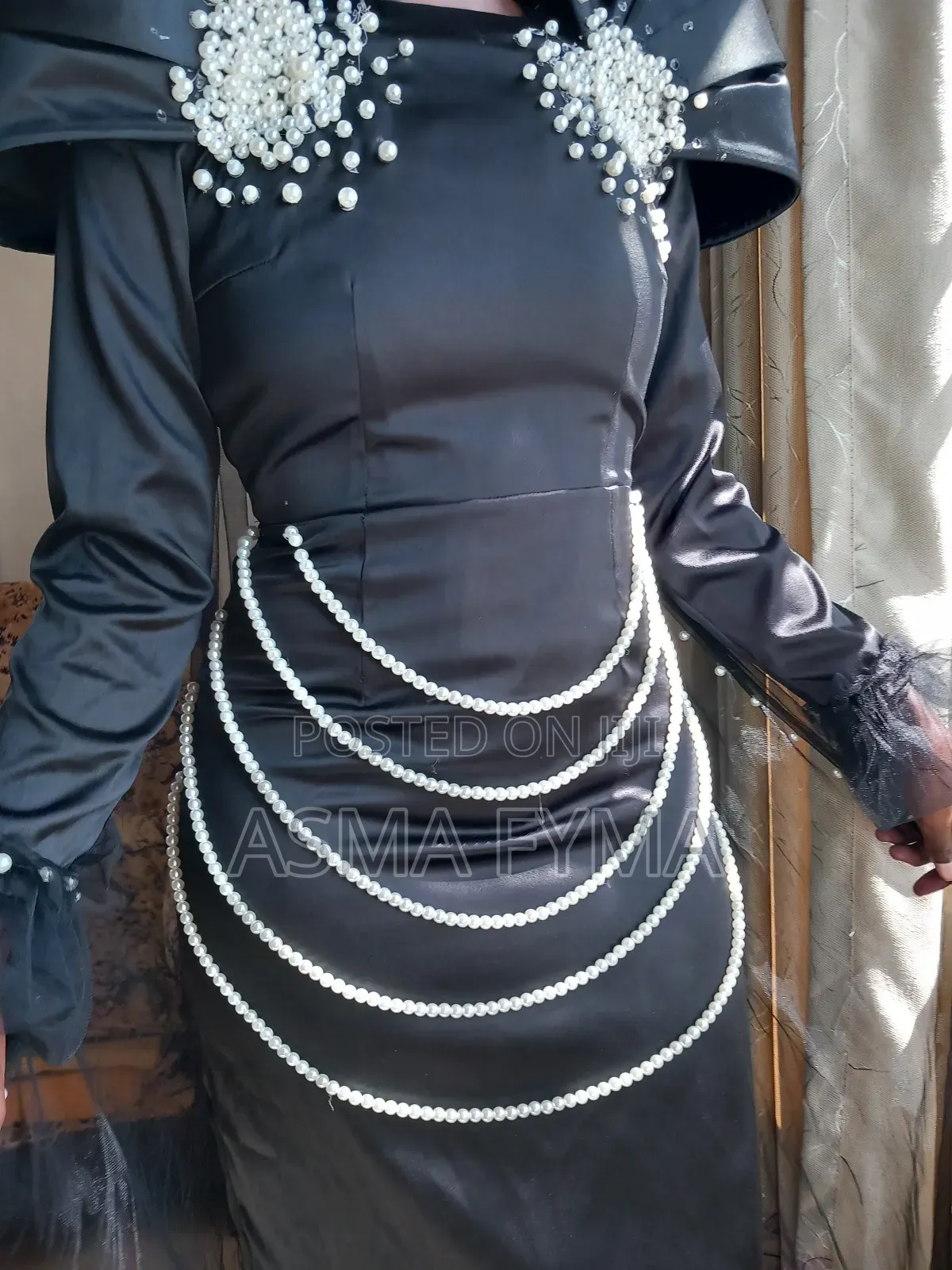 Dresses For Hire, Sell And Customizing.