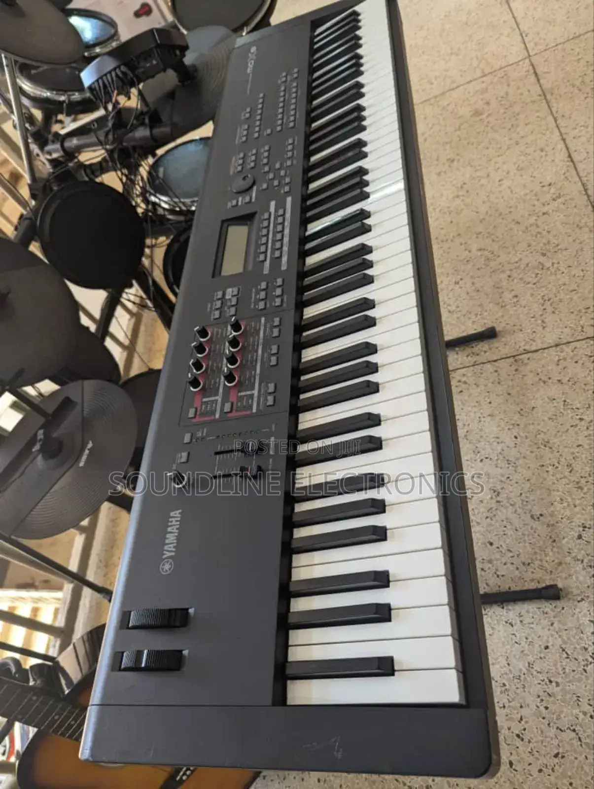 Yamaha Mox 8 Keyboard