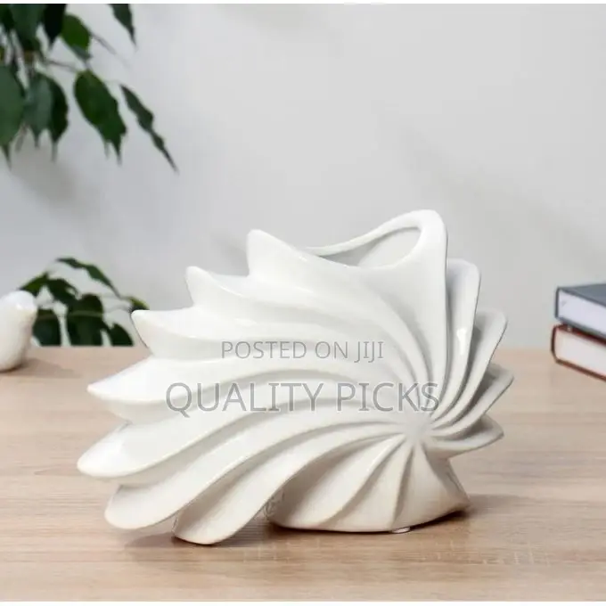 Simple and Stylish Creative Sea Bird Shell Mix Vase