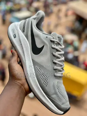 Nike Air Trainers Sports Shoes