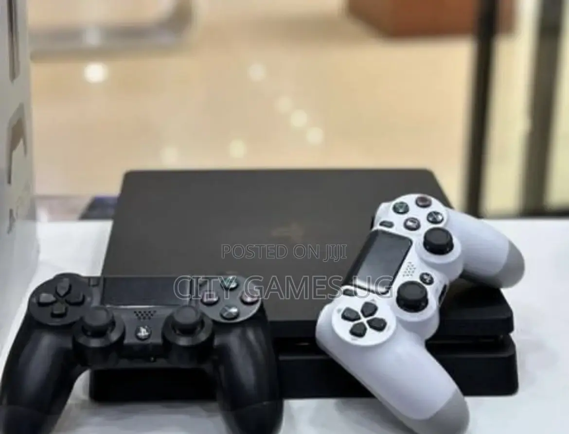 Ps4 With Pads and Fc25