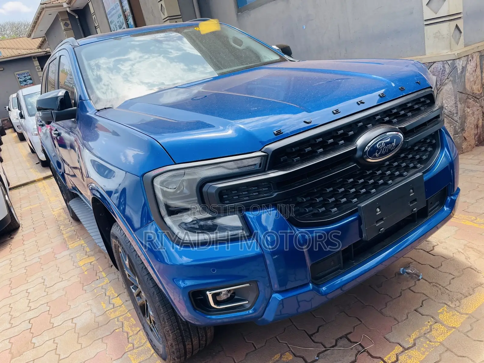 Ford Everest 2023 Blue