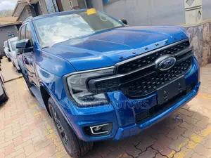 Ford Everest 2023 Blue