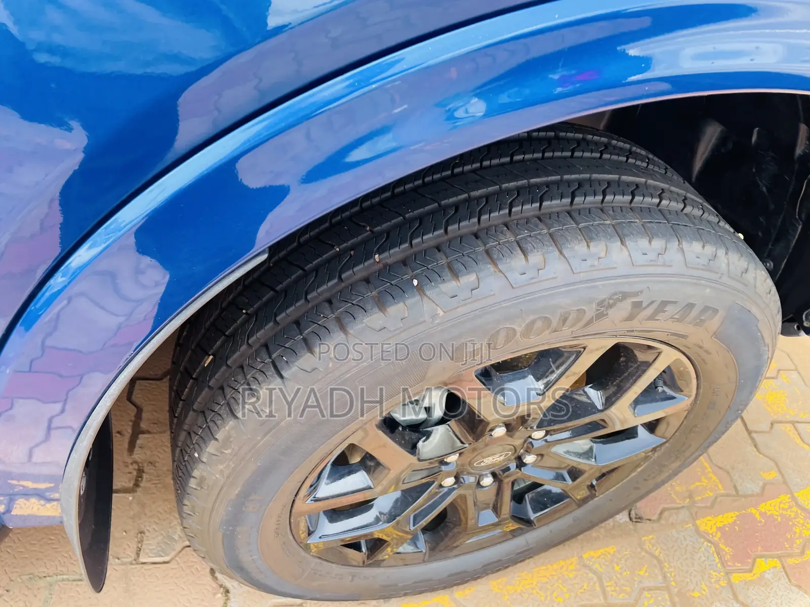 Ford Everest 2023 Blue