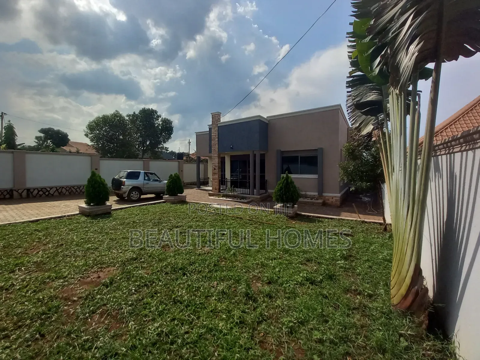 Furnished 4bdrm Maisonette in Kira for sale