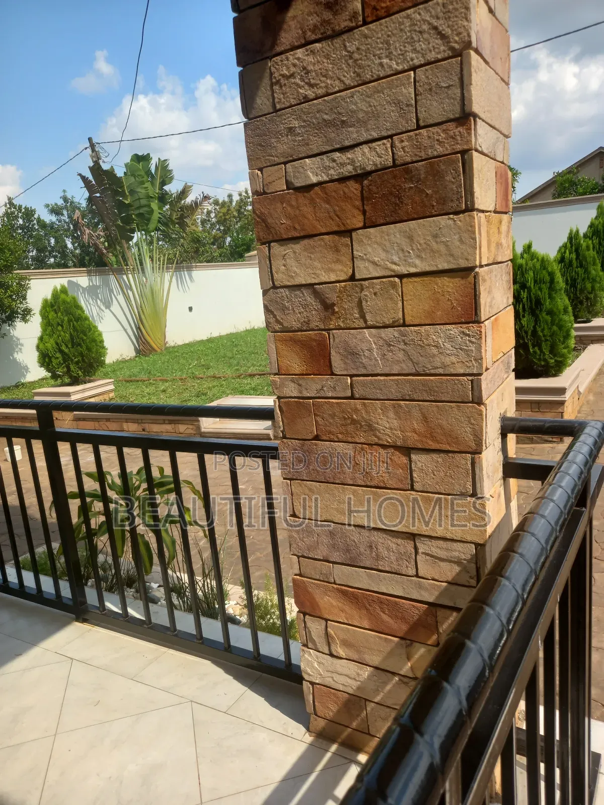 Furnished 4bdrm Maisonette in Kira for sale