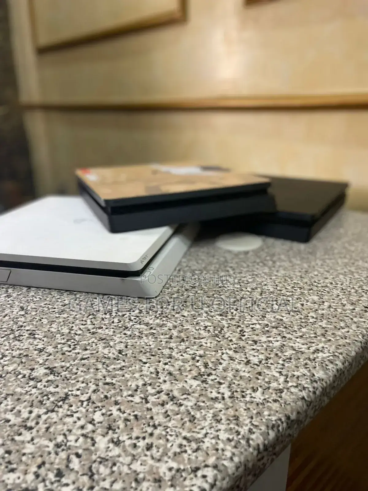 Clean and Clear Ps4 Slim Chipped Gaming Consoles,.,.T