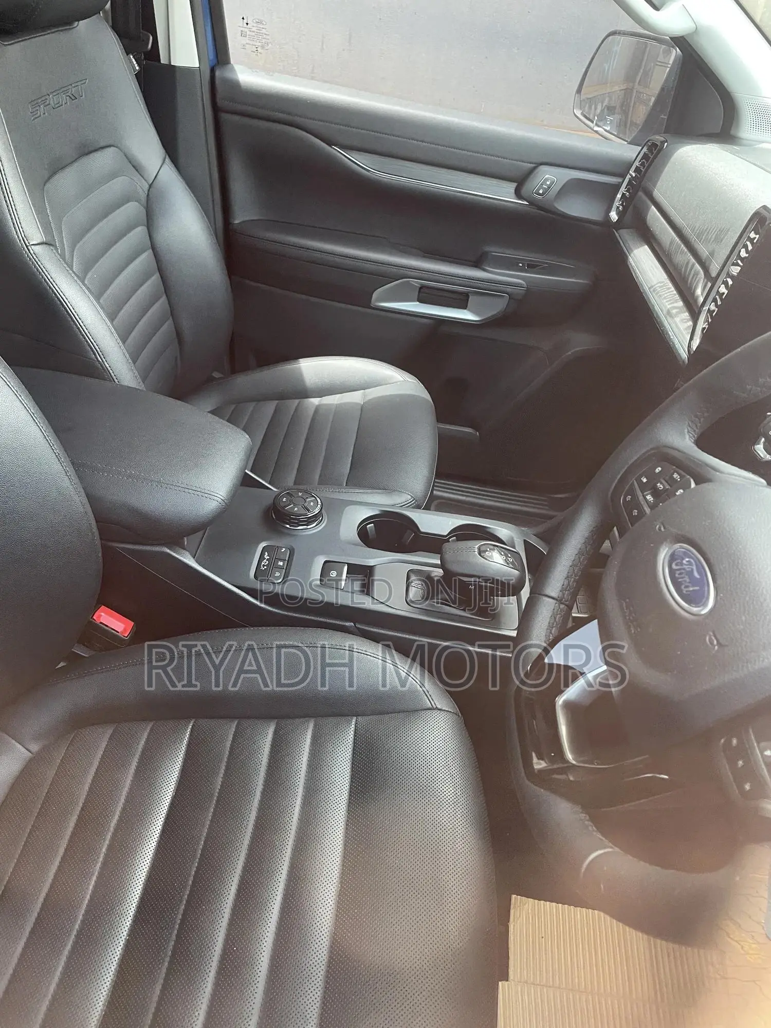 Ford Everest 2023 Blue