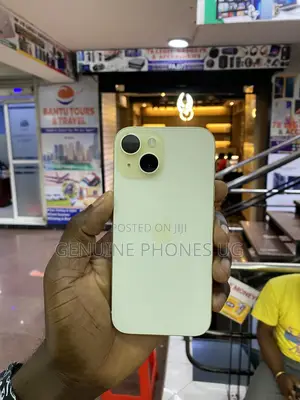 Photo - Apple iPhone 15 128 GB Yellow