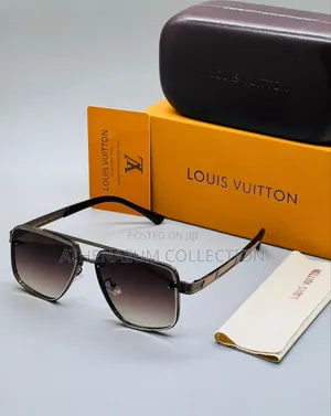Photo - Louis Vuitton Classic Sunglasses
