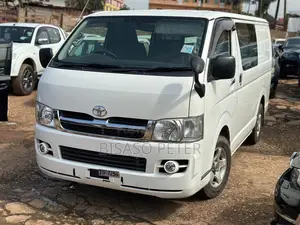 Toyota HiAce 2011 White