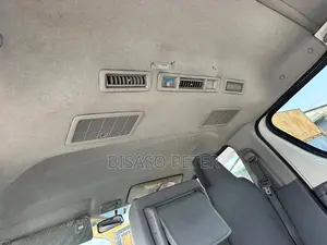 Toyota HiAce 2011 White