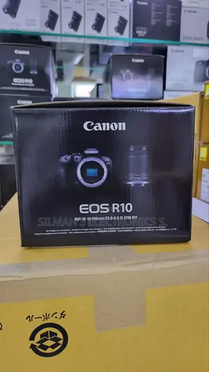 Canon Eos R10 With 18-150mm Kit