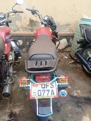 TVS HLX 125 2023 Red