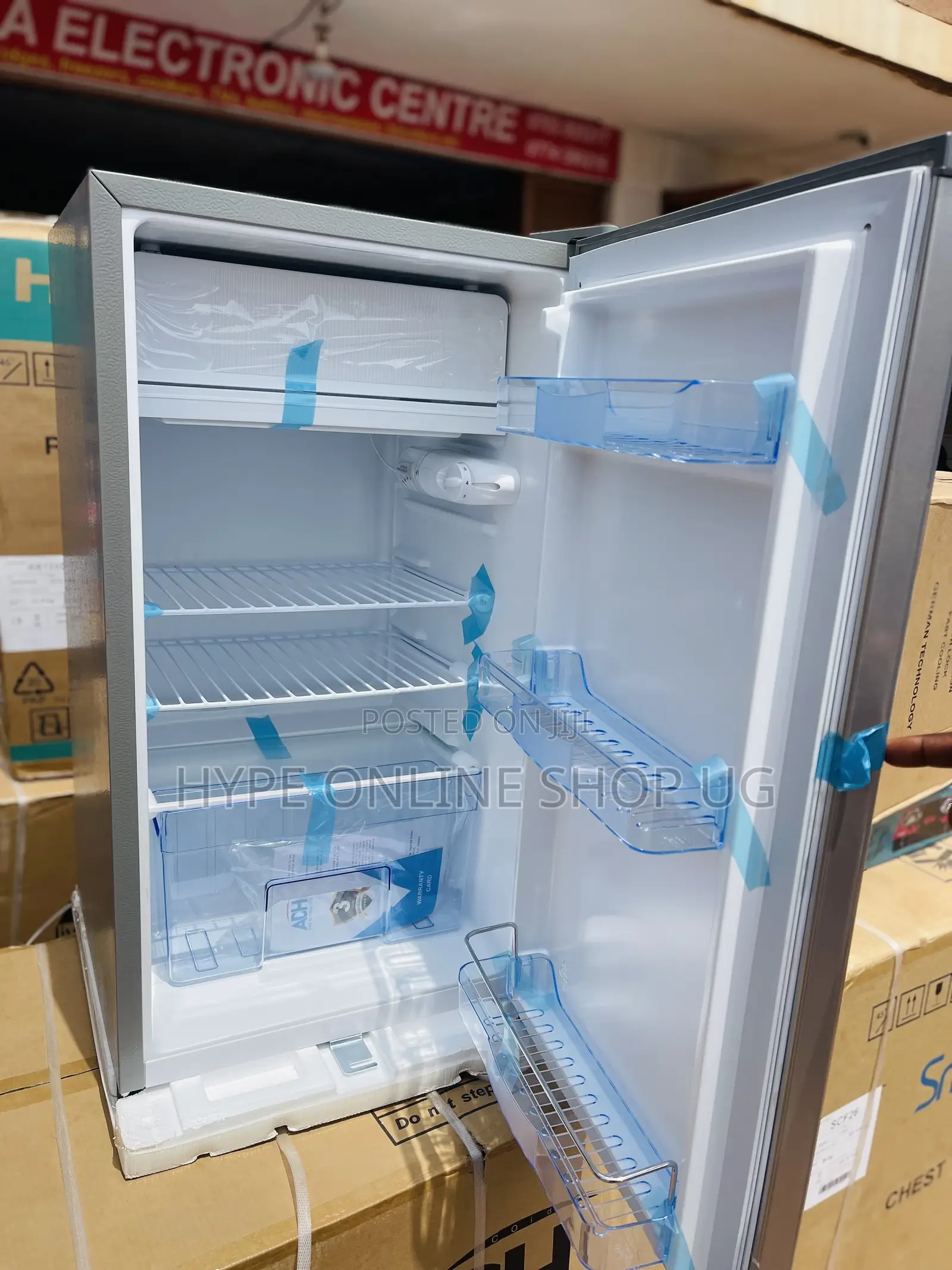 Adh 120L Fridge at 420000 Ug