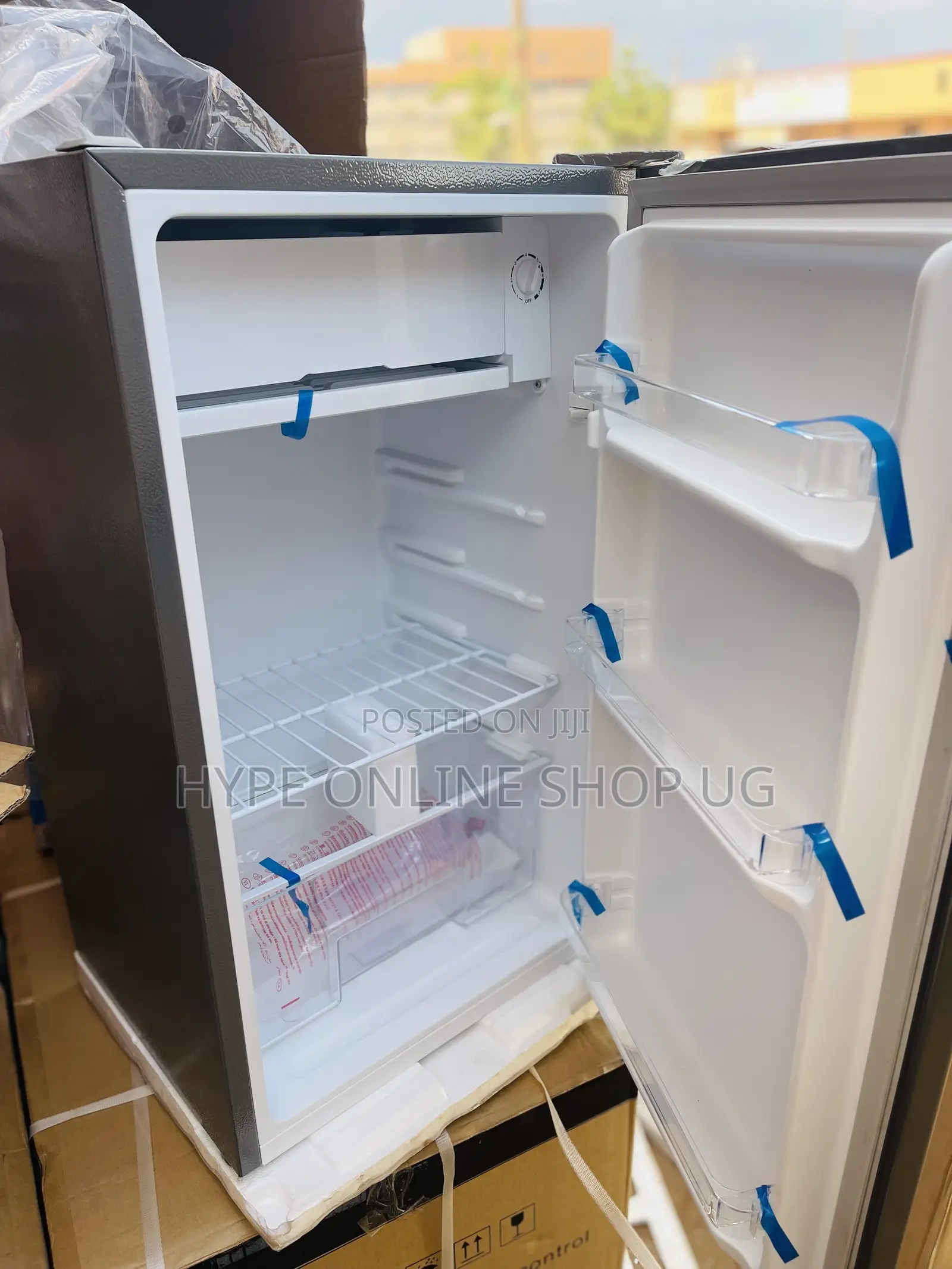 Chiq 120L Fridge at 420000 Ug