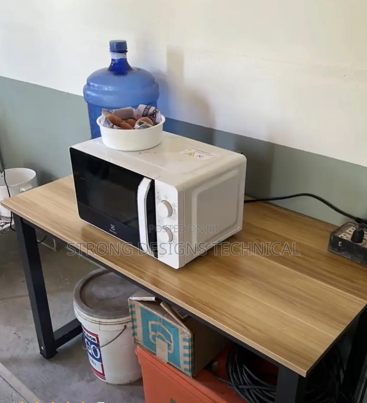 4ft Multipurpose Desk.