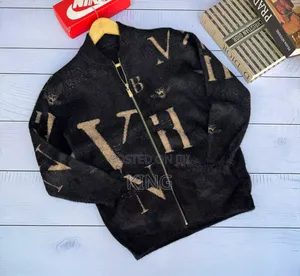 Photo - Amor Zip Up Sweater