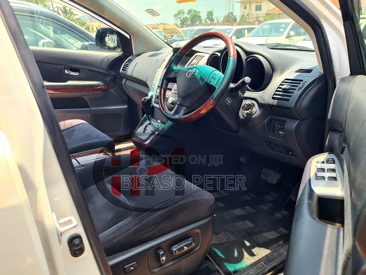 Toyota Harrier 2.4 2012 White