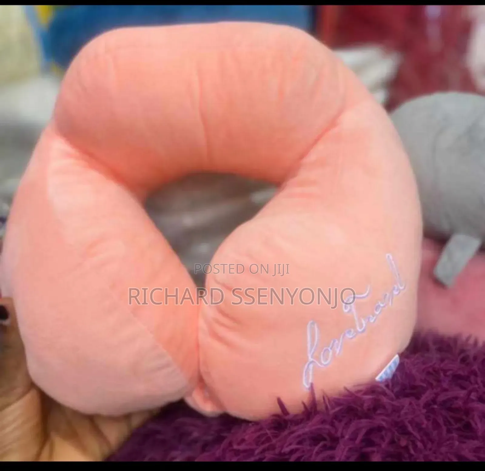 Rollneck Pillow
